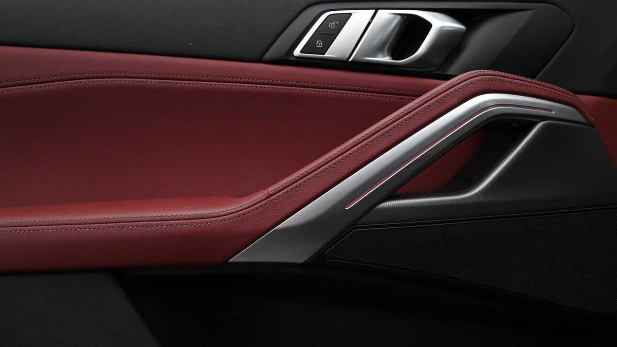 BMW X6 Image 12