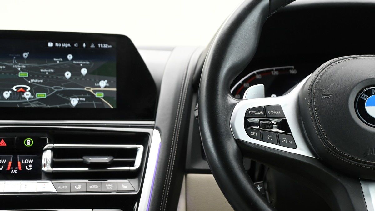BMW 8 Series Image 14