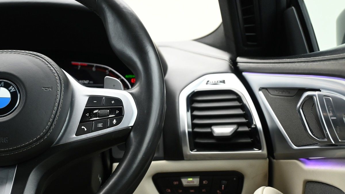 BMW 8 Series Image 15