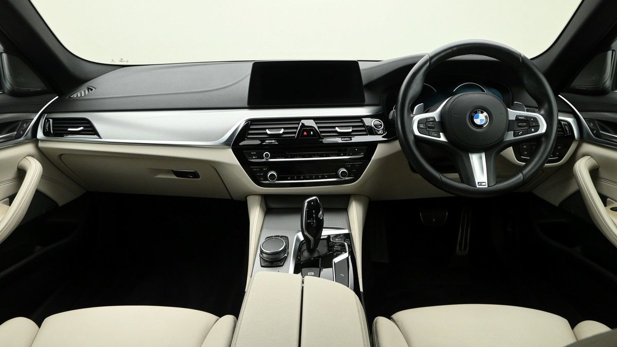 BMW 5 Series Image 14