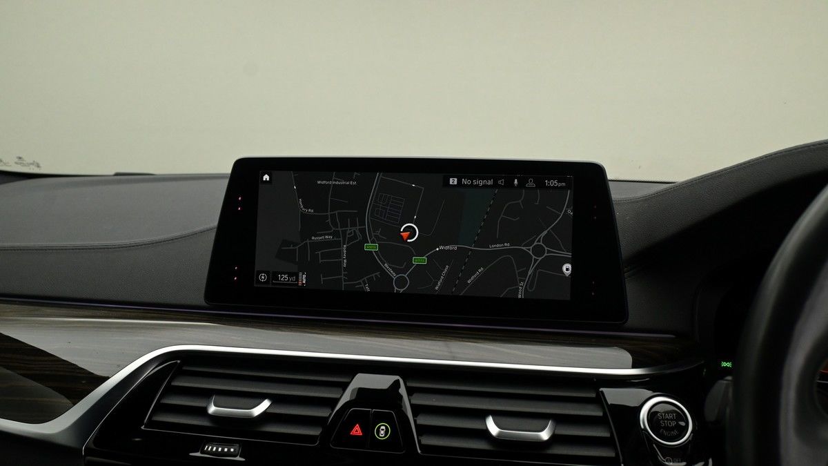 BMW 5 Series Image 10