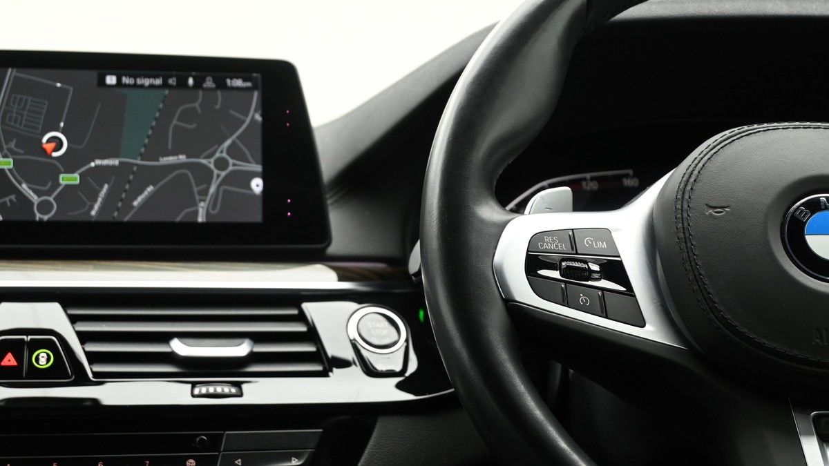BMW 5 Series Image 14