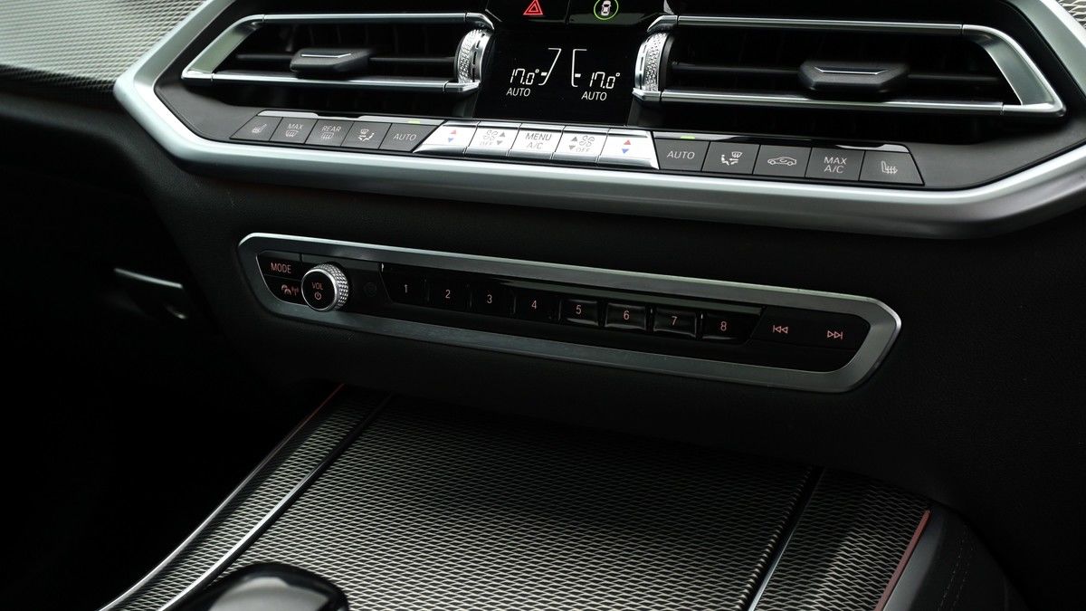 BMW X5 Image 12