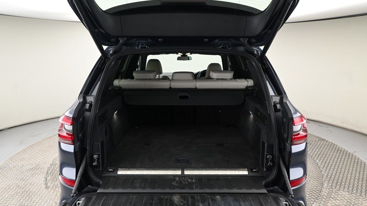 BMW X5 Image 9