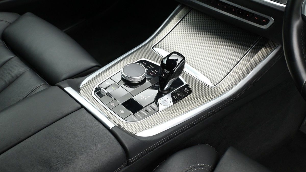 BMW X5 Image 2