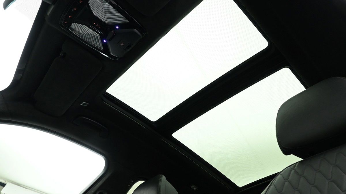 BMW X7 Image 2