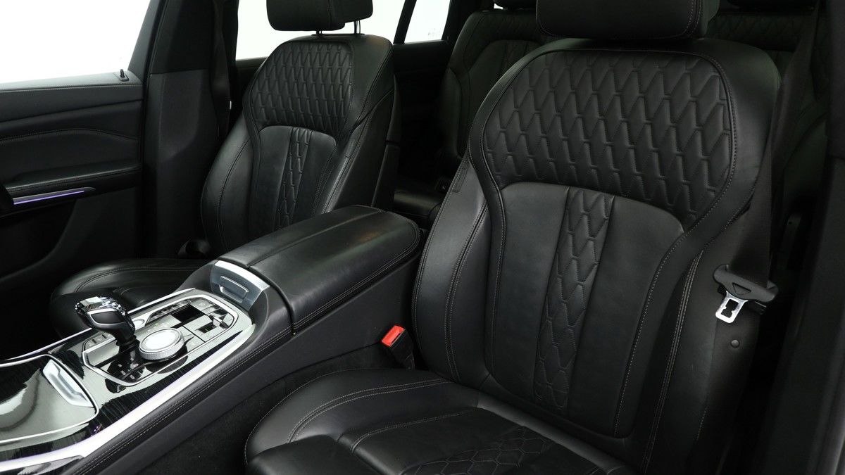 BMW X7 Image 4