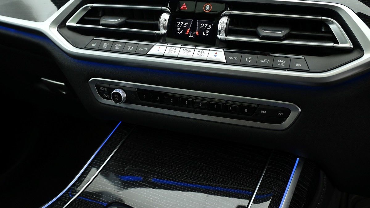 BMW X7 Image 12