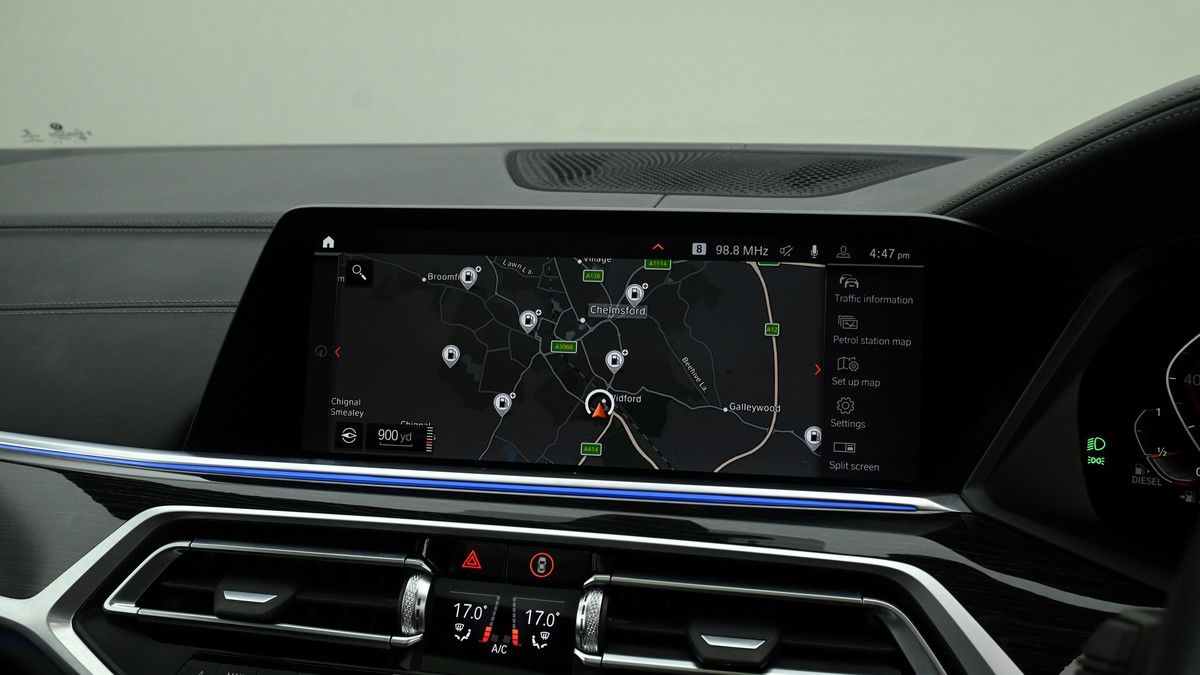 BMW X7 Image 11
