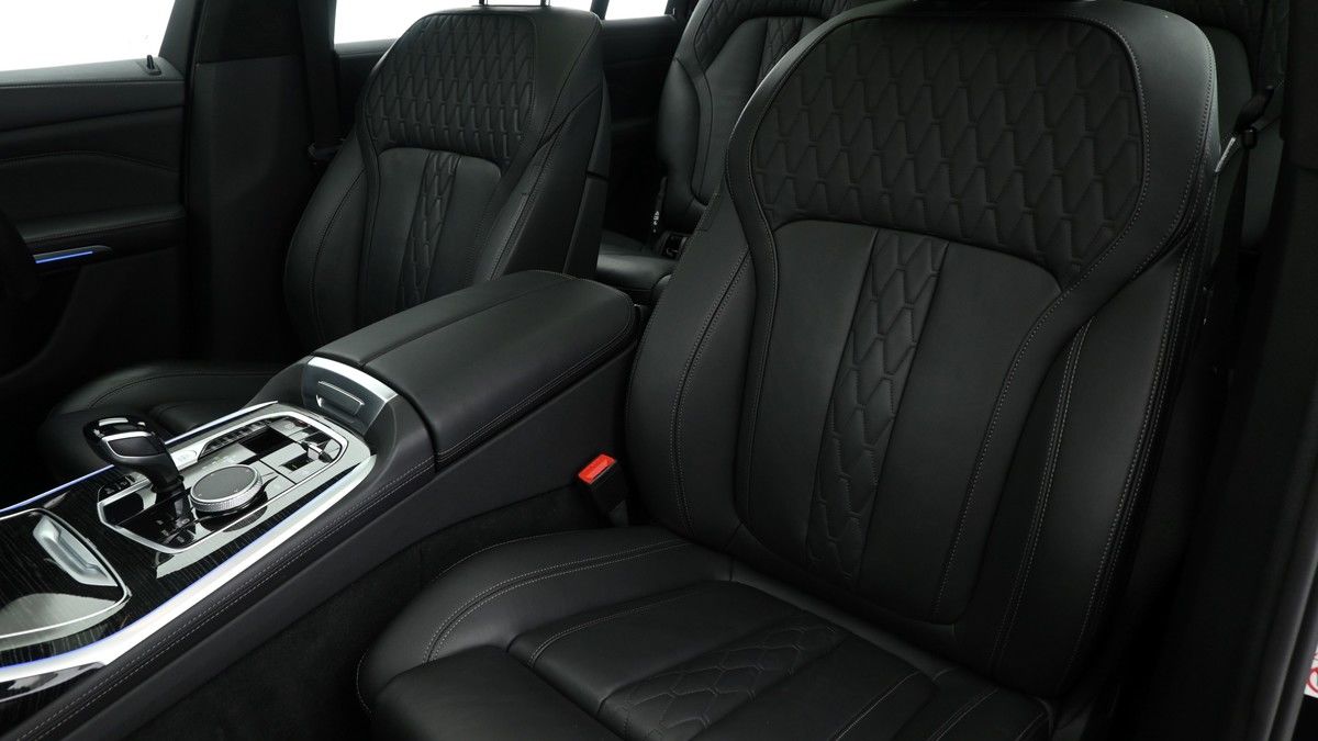 BMW X7 Image 4