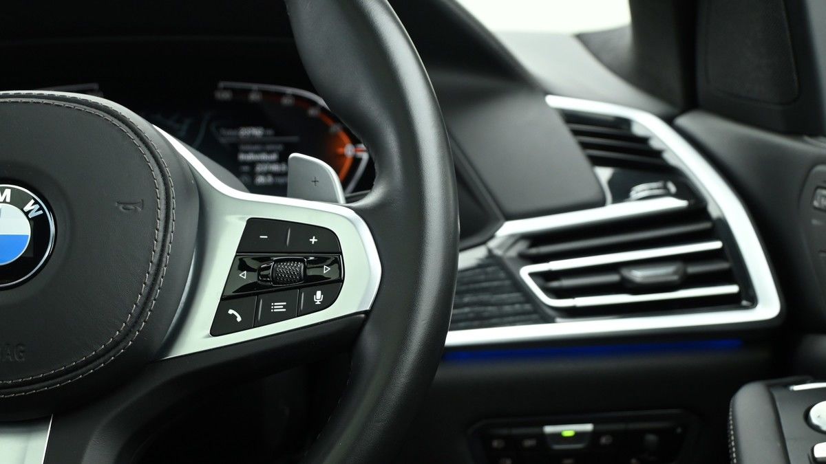 BMW X7 Image 16