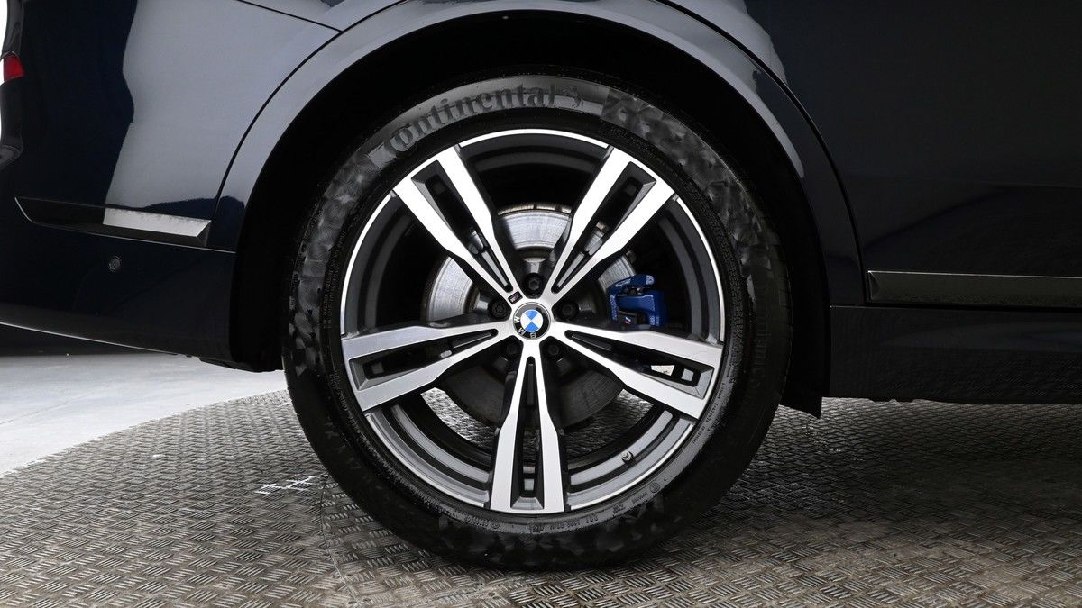 BMW X7 Image 9