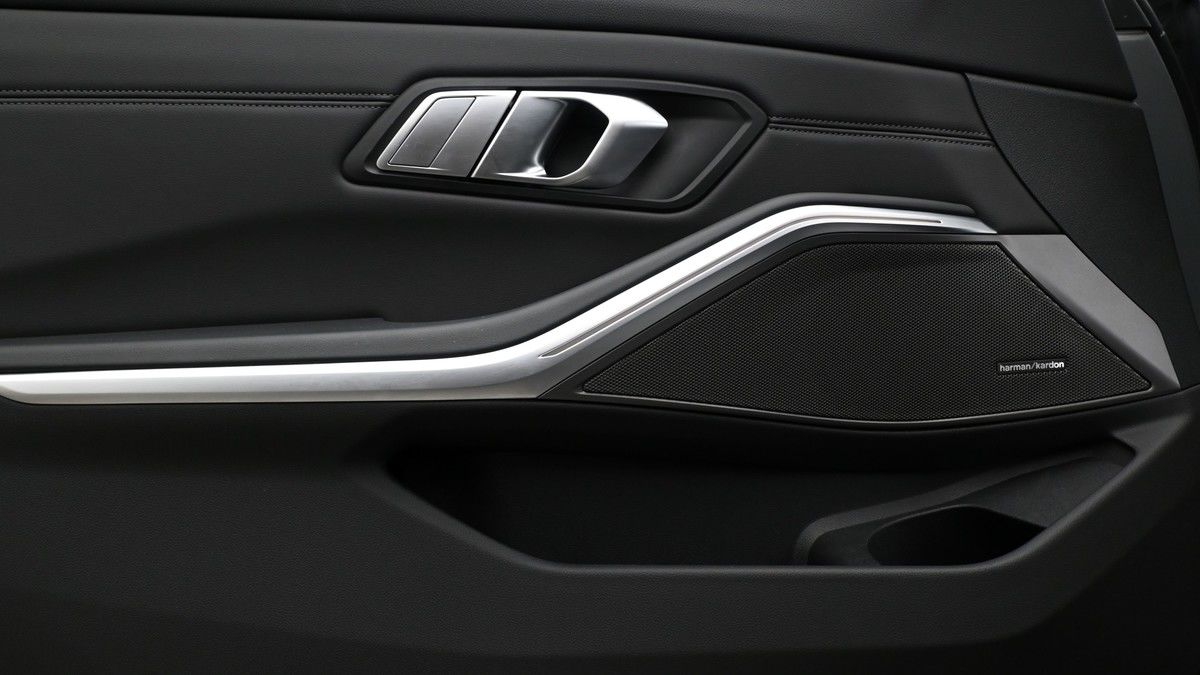 BMW M3 Competition Image 13