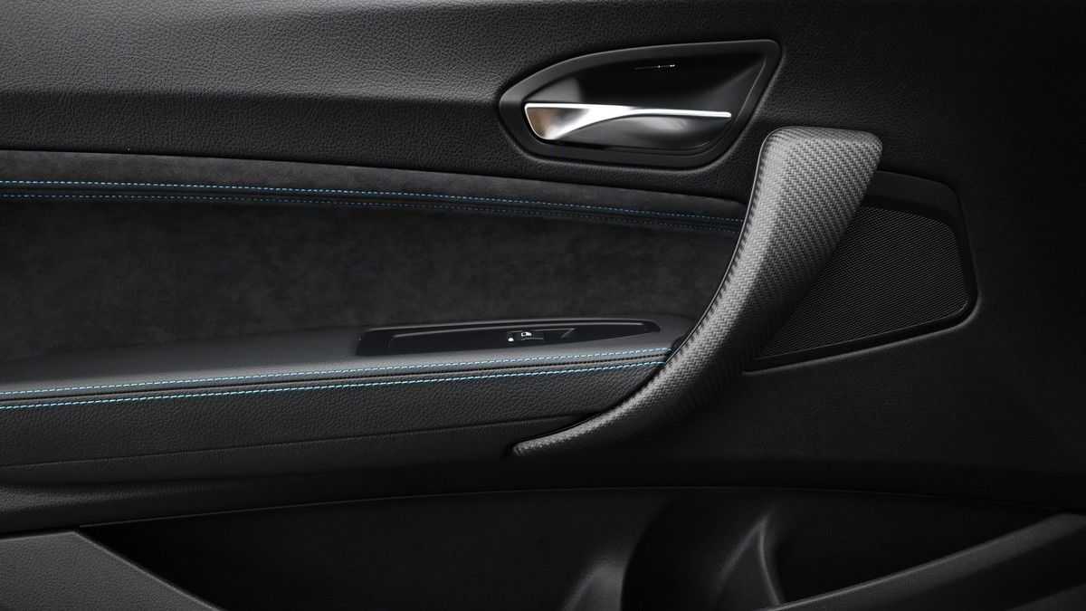 BMW M2 Image 12