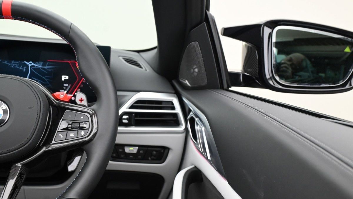 BMW M4 Image 16