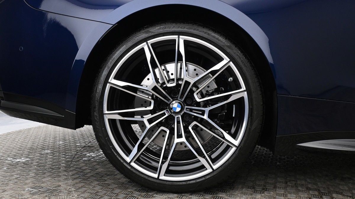 BMW M4 Image 9