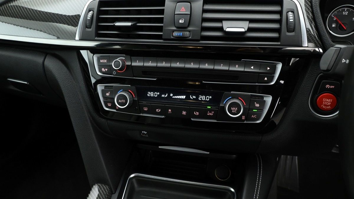 BMW M4 Image 12