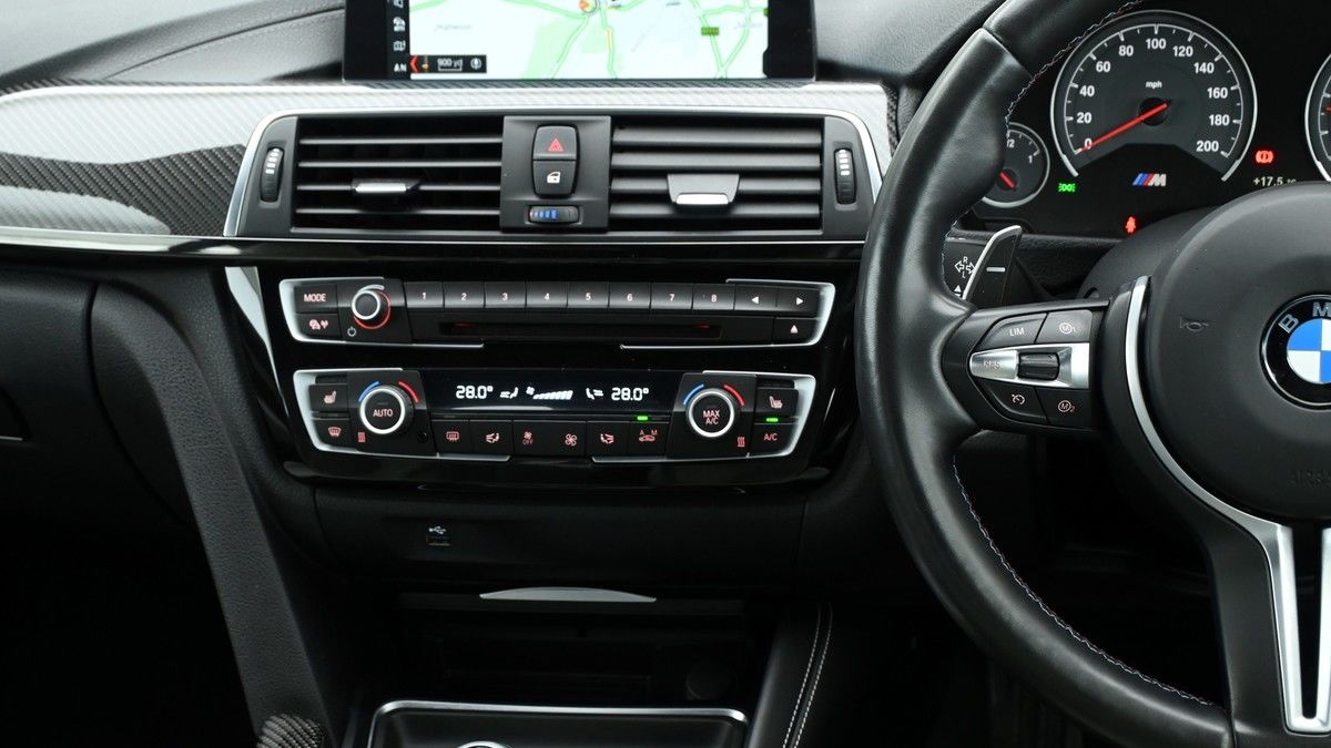 BMW M4 Image 15