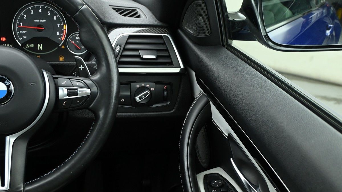 BMW M4 Image 16