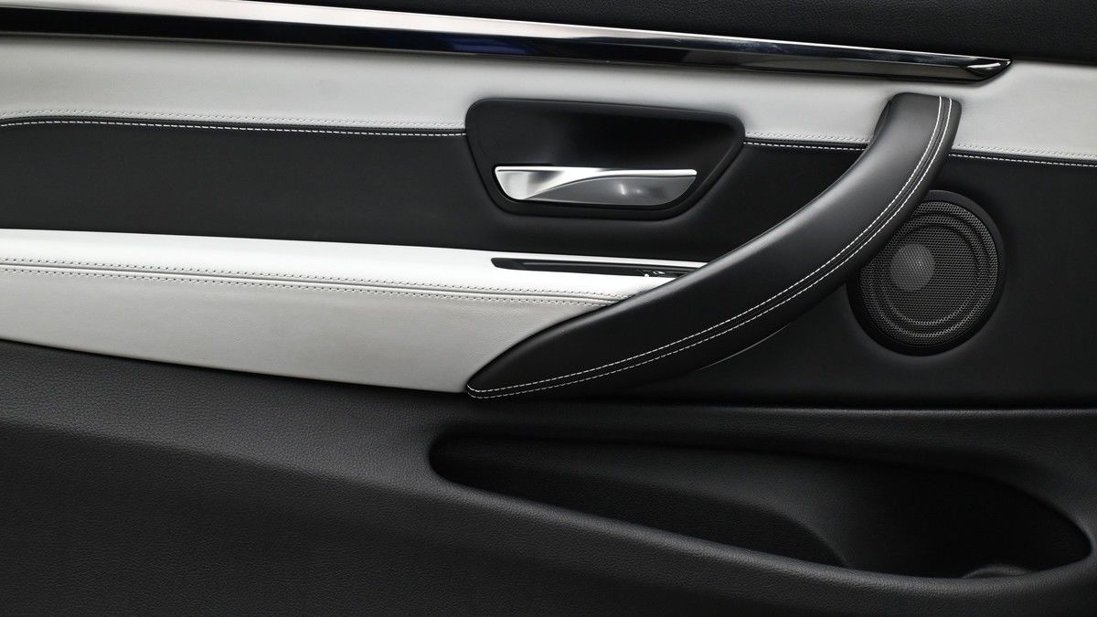 BMW M4 Image 13