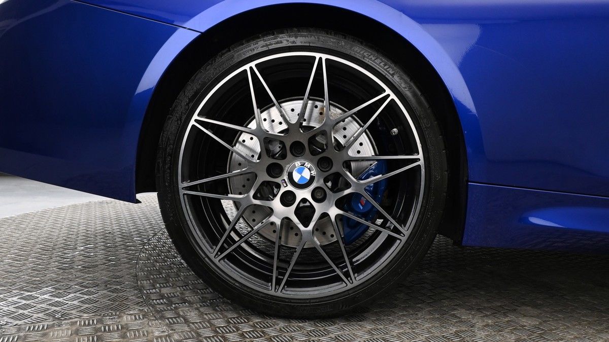 BMW M4 Image 9