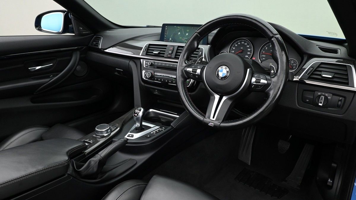 BMW M4 Image 2
