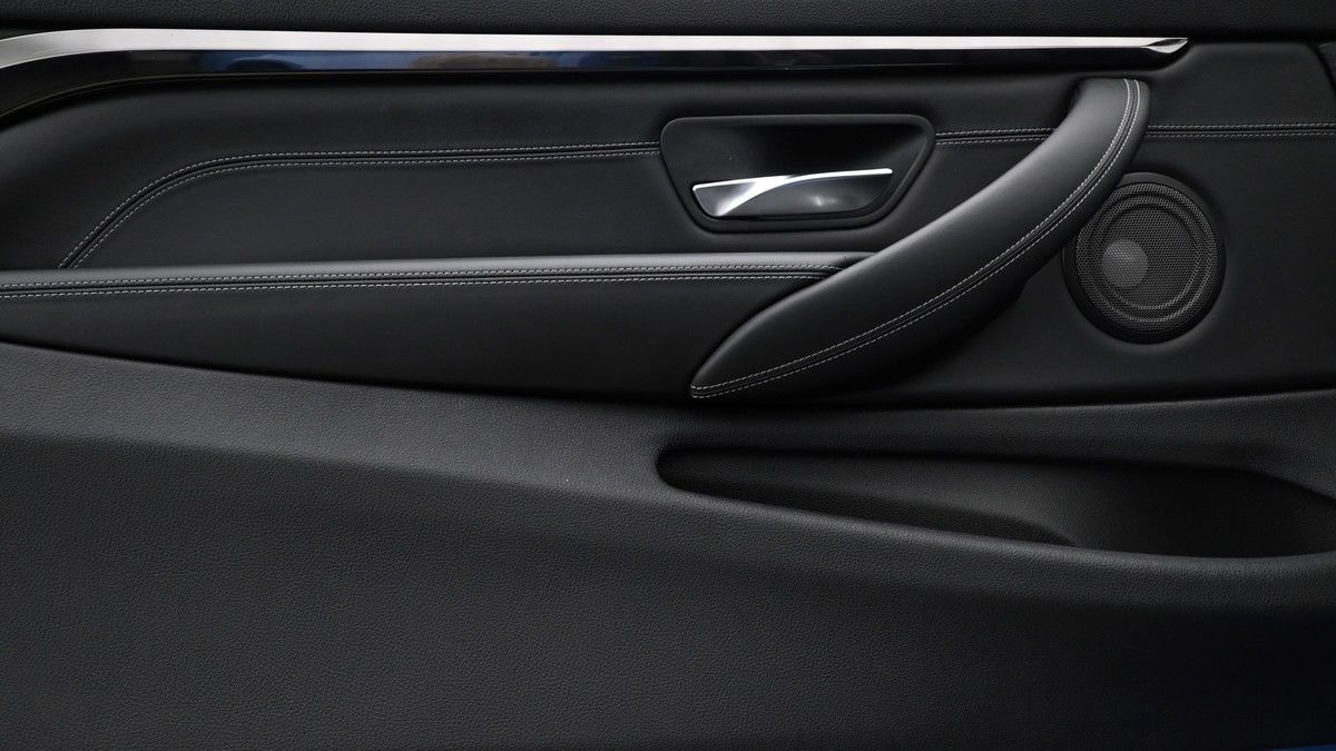 BMW M4 Image 12