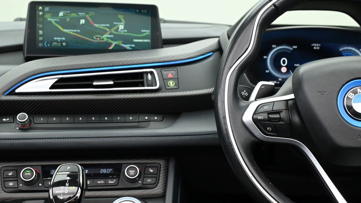 BMW i8 Image 12