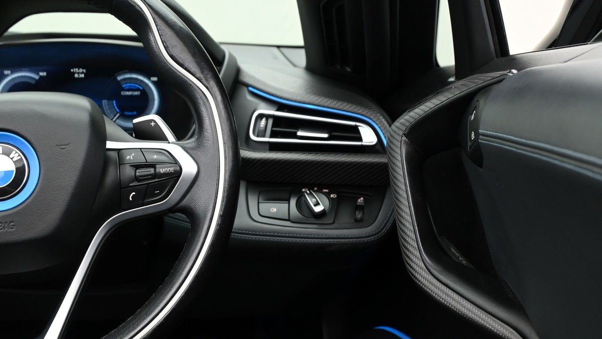 BMW i8 Image 13