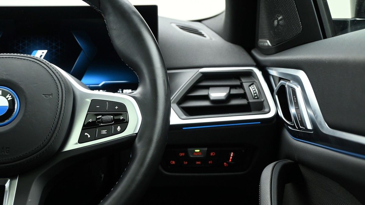 BMW i4 Image 16