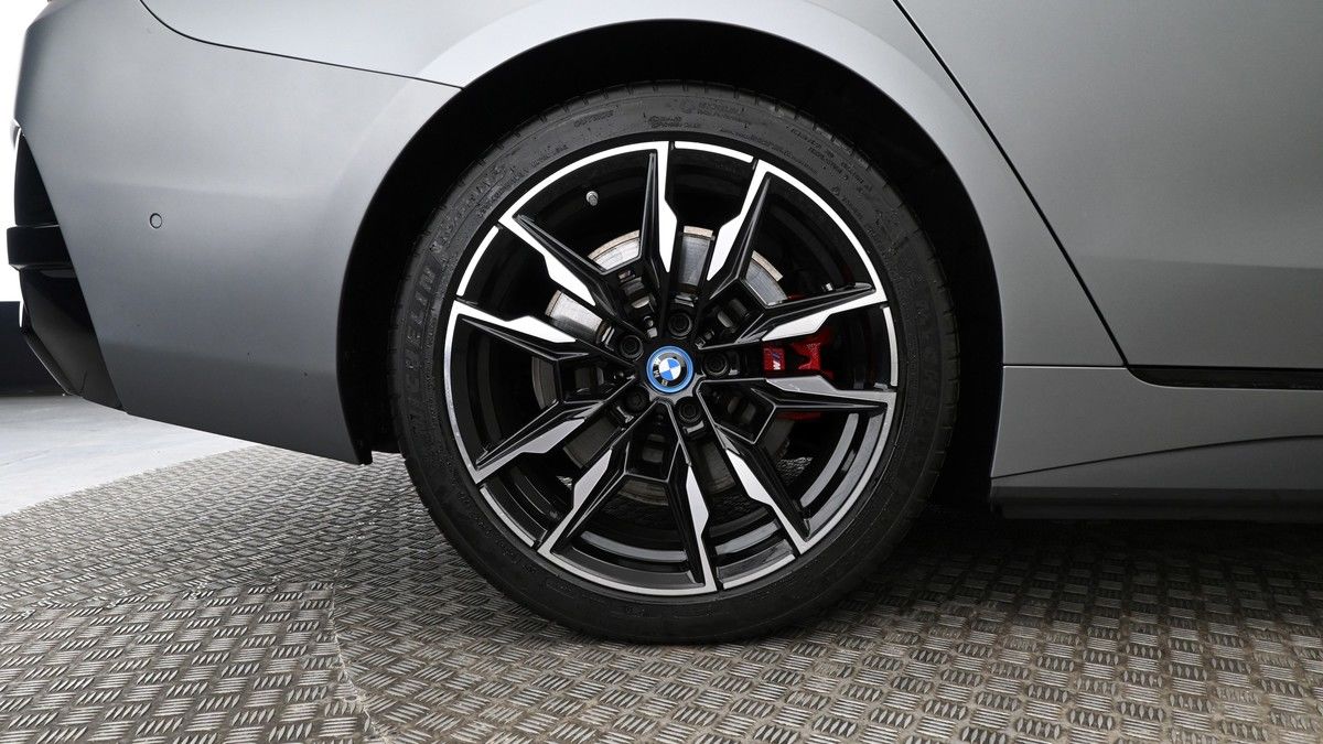 BMW i4 Image 9