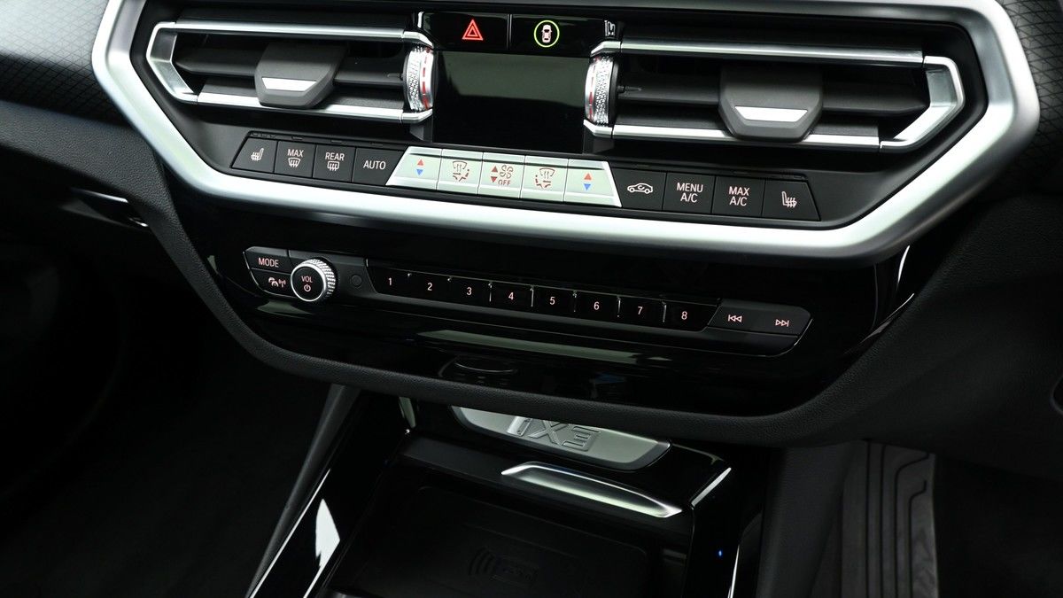 BMW iX3 Image 12