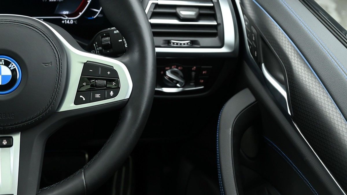 BMW iX3 Image 16