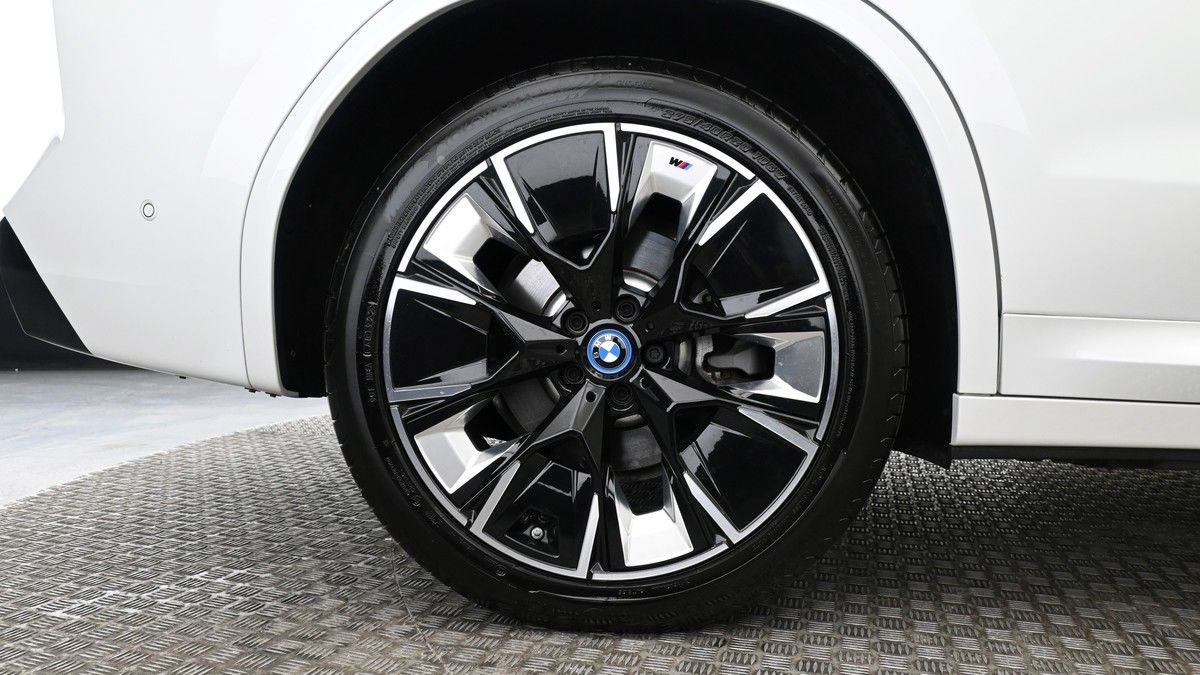 BMW iX3 Image 9