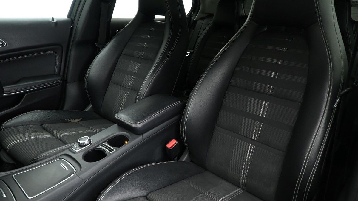 Mercedes-Benz GLA Image 4