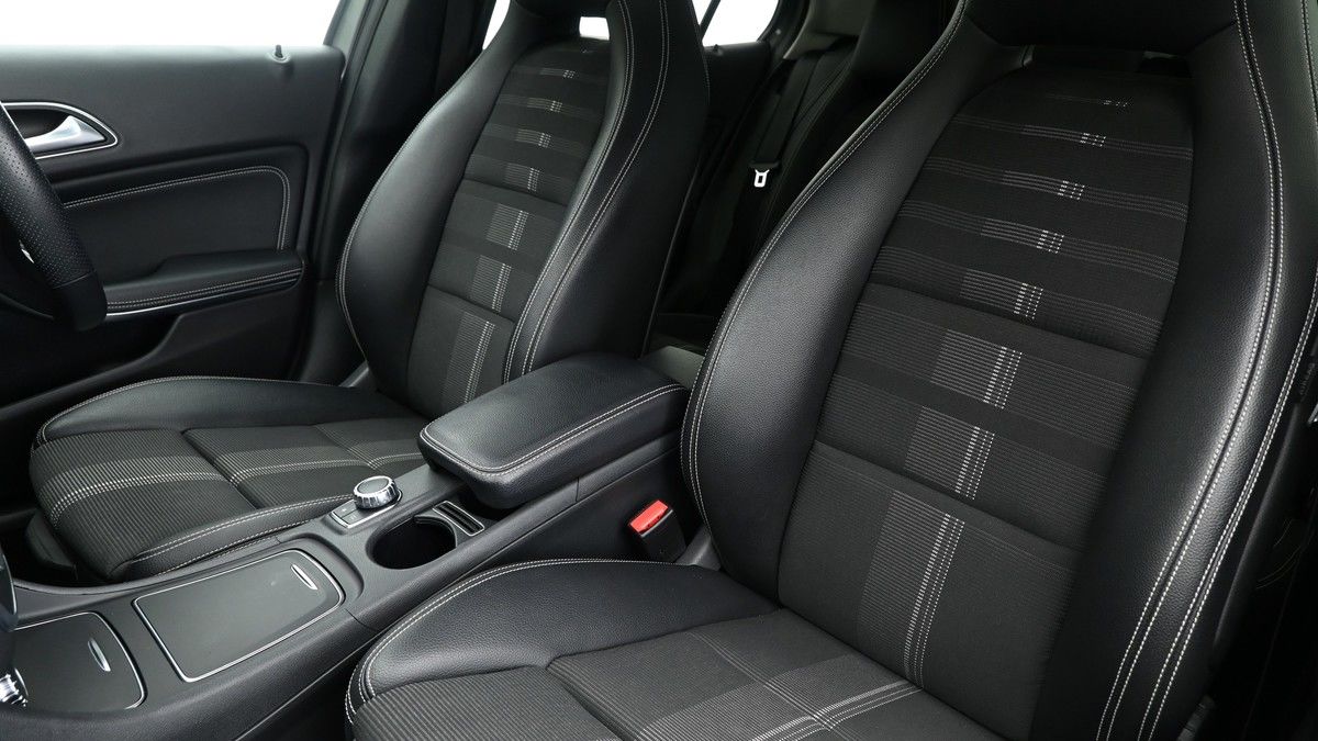 Mercedes-Benz GLA Image 4