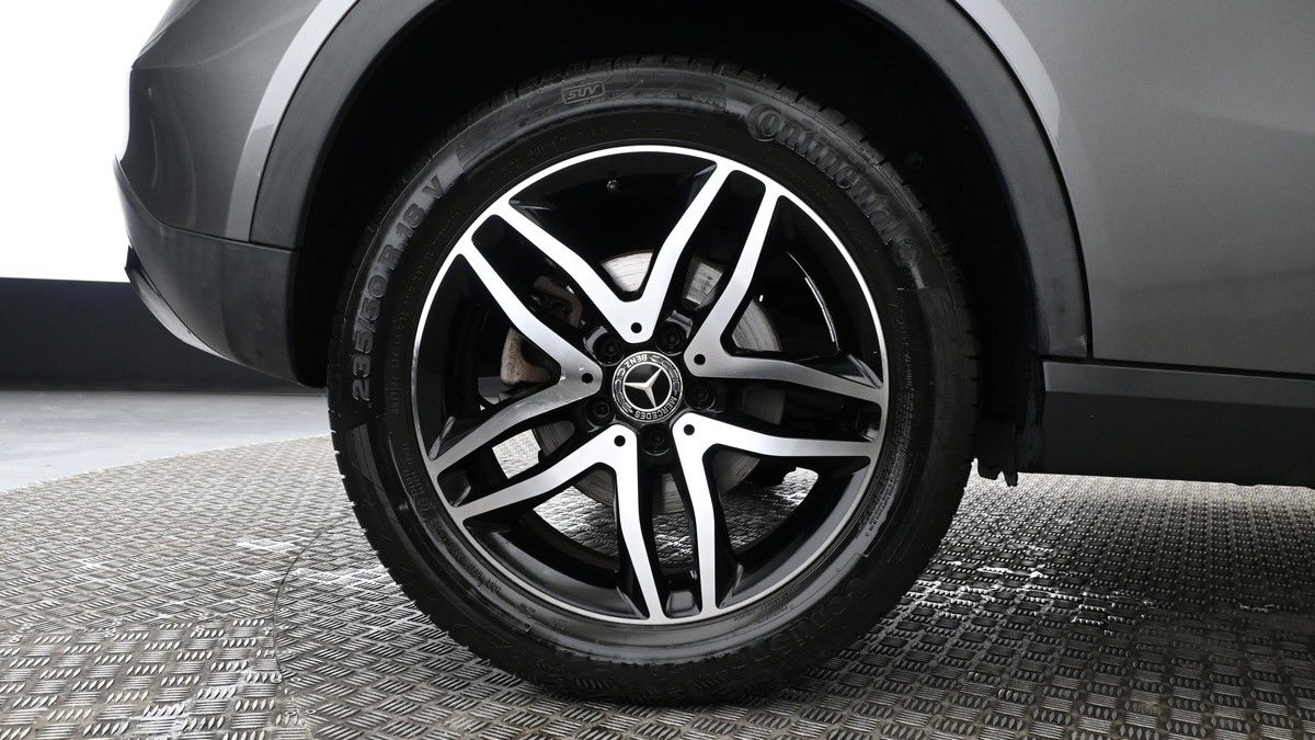 Mercedes-Benz GLA Image 9