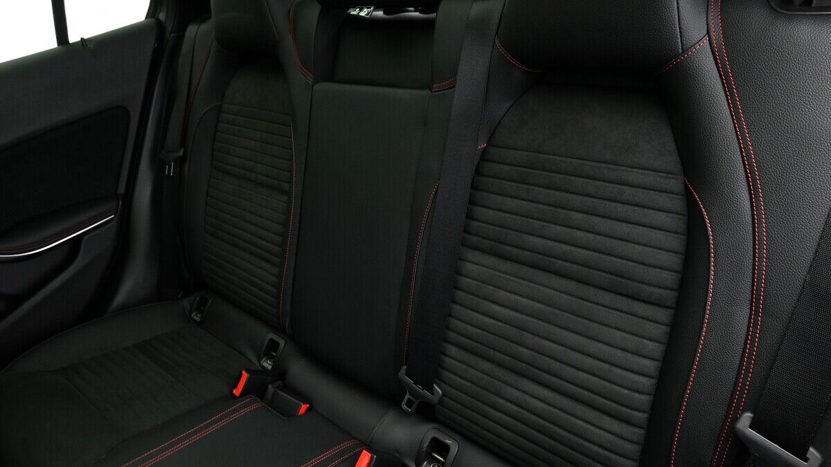 Mercedes-Benz GLA Image 5
