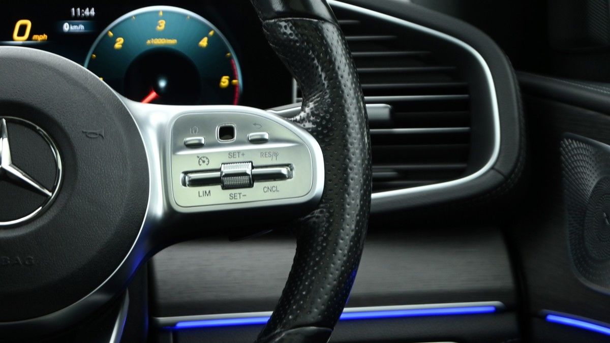 Mercedes-Benz GLE Class Image 16