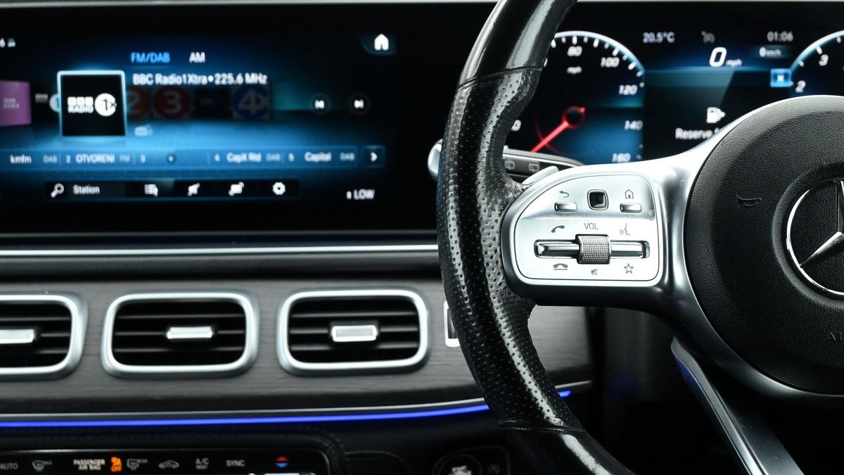 Mercedes-Benz GLE Image 15