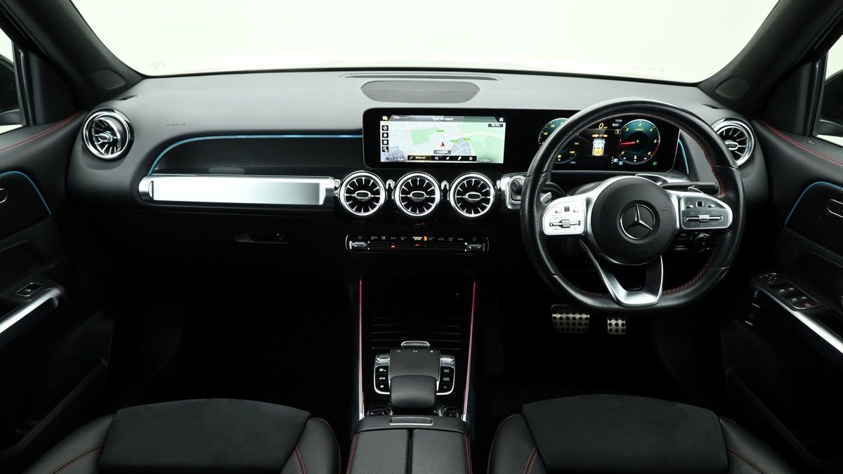Mercedes-Benz GLB Image 14