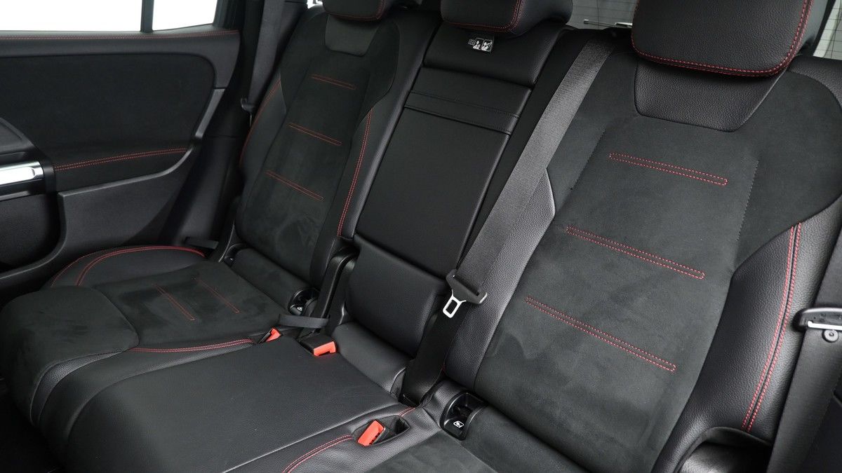 Mercedes-Benz GLB Image 5