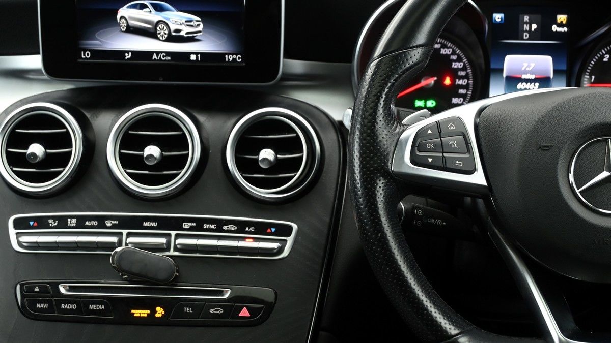 Mercedes-Benz GLC Image 15