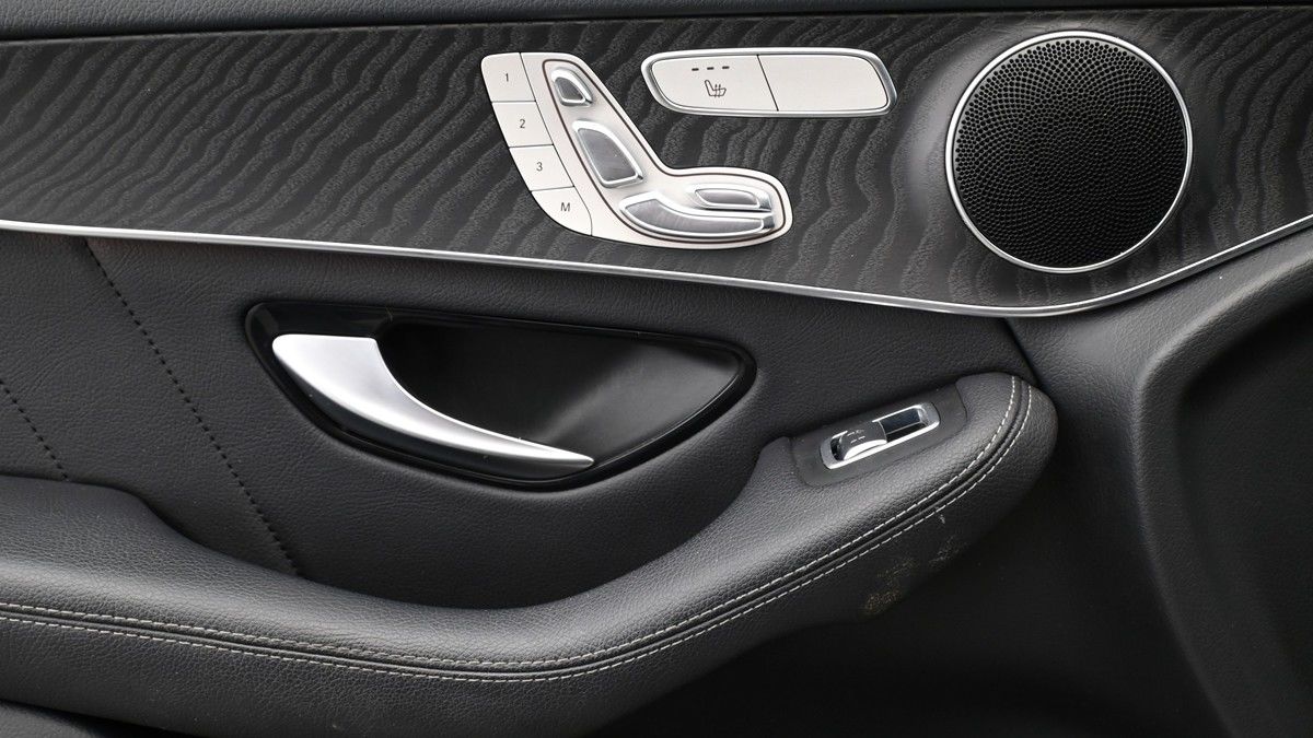 Mercedes-Benz GLC Image 13