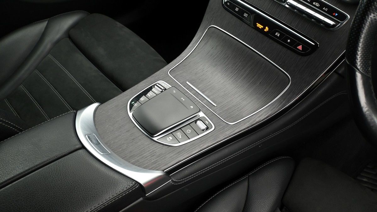 Mercedes-Benz GLC Image 10