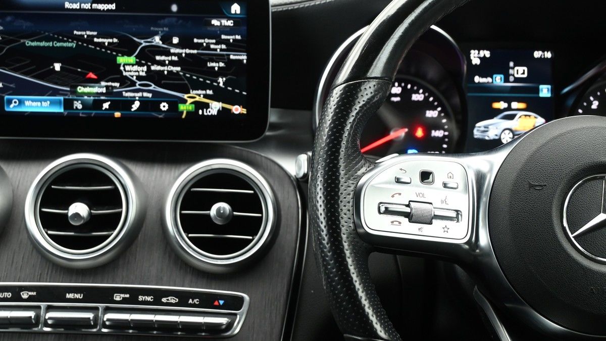 Mercedes-Benz GLC Image 15