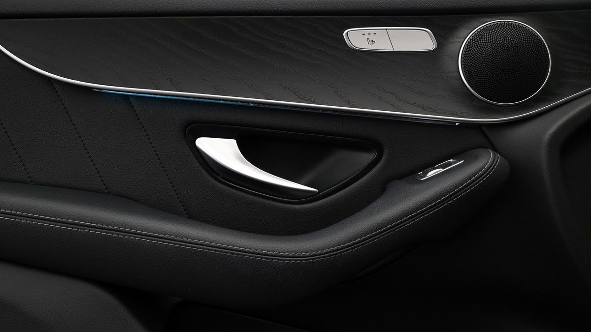 Mercedes-Benz GLC Image 13