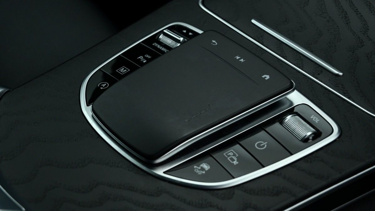 Mercedes-Benz GLC Image 2