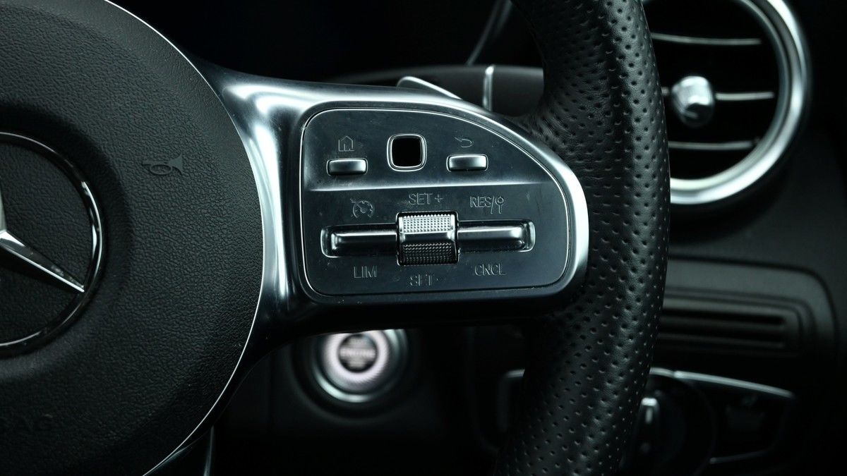 Mercedes-Benz GLC Image 16
