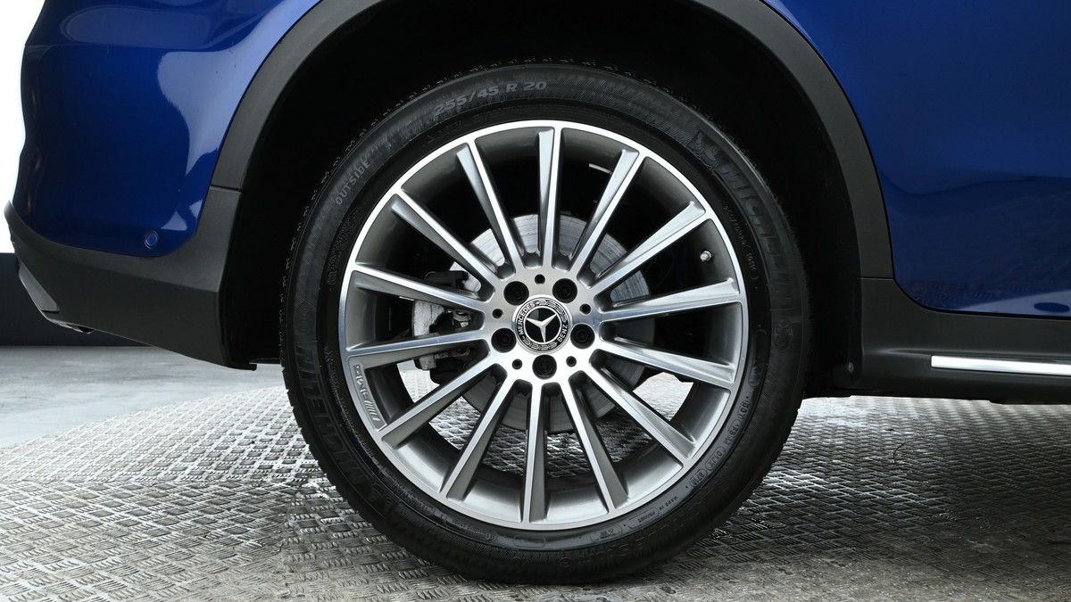 Mercedes-Benz GLC Image 9